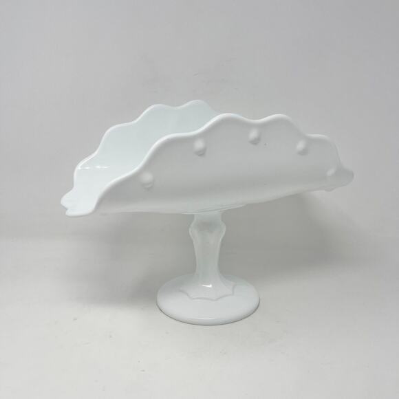 Vintage Indiana Glass Teardrop White Milk Glass Banana Stand‎ Centerpiece 1950s - Picture 1 of 7
